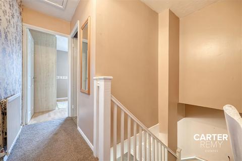 8 Crest Avenue, Grays, RM17 6RW