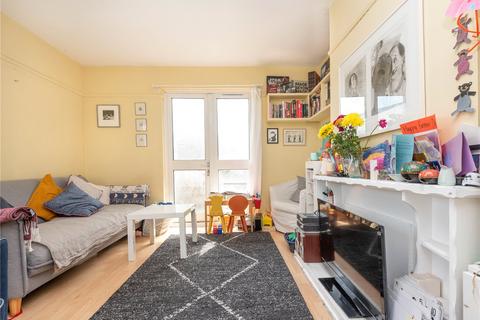 3 bedroom flat for sale, Leyton, London E10