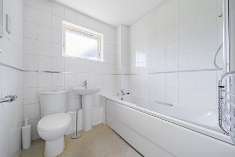 13 Dairymans Walk, Guildford, GU4 7FE