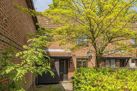 13 Dairymans Walk, Guildford, GU4 7FE