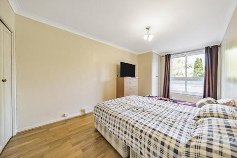 3 bedroom flat for sale, Warwick Drive, Putney