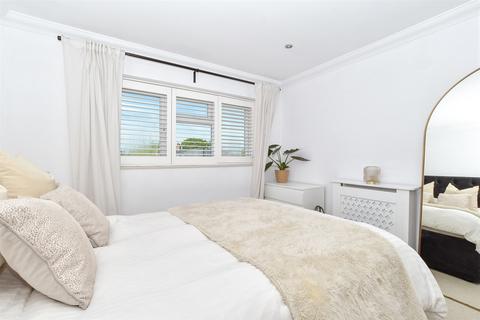 174 Kingston Road, Leatherhead, KT22 7PZ