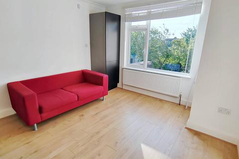 3 bedroom flat to rent, Park Chase, Wembley Park HA9