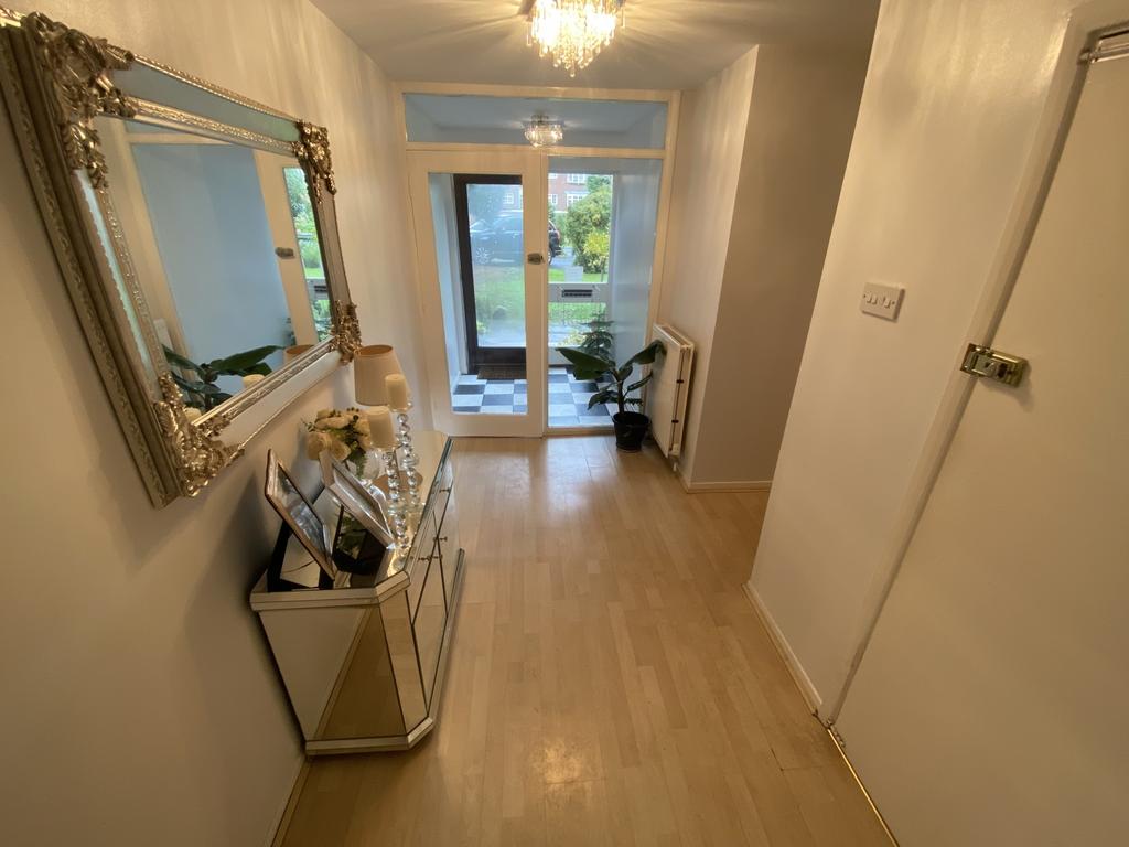 Ladybrook Road, Bramhall, Stockport... 4 bed townhouse £1,795 pcm (£