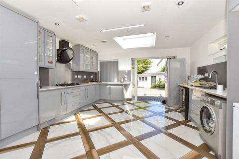 34 Queens Road, Gravesend, DA12 5JP