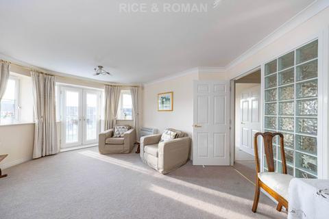 2 bedroom retirement property for sale, Manor Road North, Esher KT10