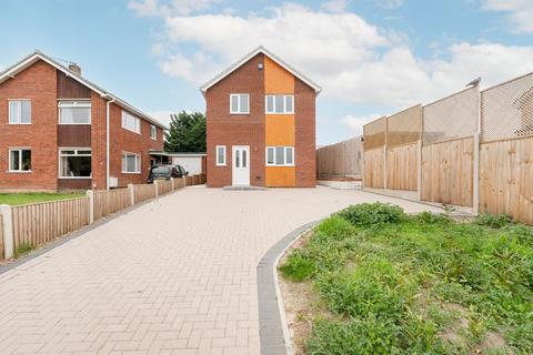 3 bedroom detached house for sale, Princes Road, Bungay