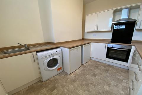 2 bedroom apartment to rent, High Road, NG9 2JP