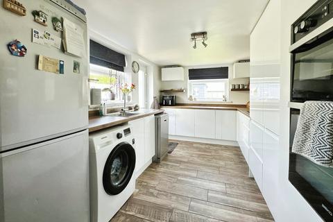 14 Brynglas, Gilwern, Abergavenny, NP7 0BS