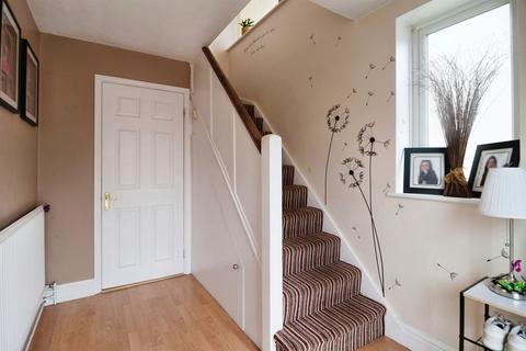 3 bedroom semi-detached house for sale, Rodings Avenue, SS17