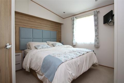 2 bedroom park home for sale, Shorefield, Near Milford On Sea, Hampshire, SO41