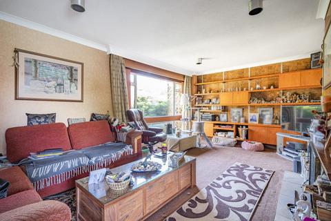 9 Waterfield Drive, Warlingham, CR6 9HP