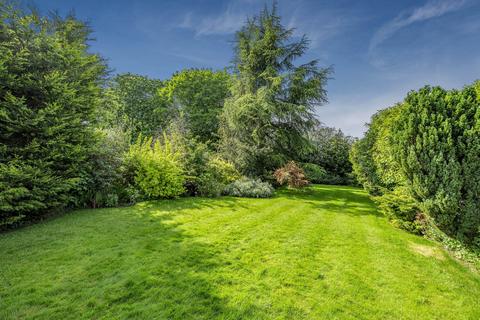 9 Waterfield Drive, Warlingham, CR6 9HP