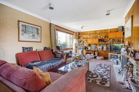 9 Waterfield Drive, Warlingham, CR6 9HP