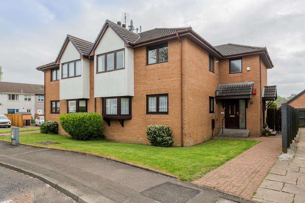 151c Cunningham Drive, Giffnock, G46 6EW 2 bed ground floor flat £155,000