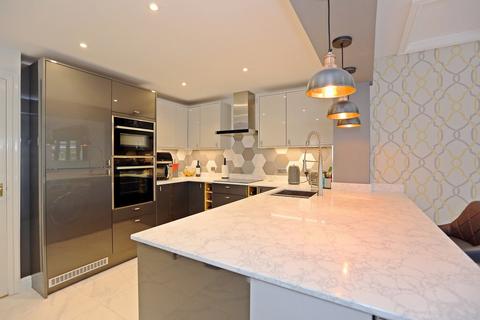 32 Bluebell Drive, Llanharan, Pontyclun, CF72 9UN