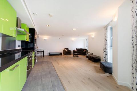2 bedroom flat to rent, Bridges Court Road, Battersea, London, SW11