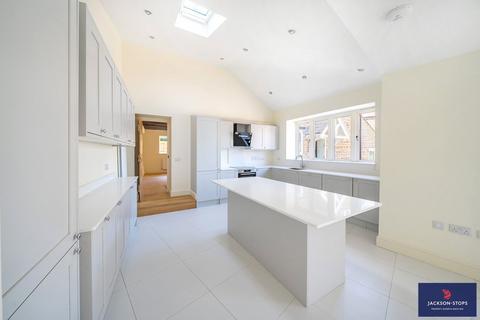 4 bedroom detached house for sale, Mulberry Close, Hardingstone, Northampton, West Northamptonshire, NN4