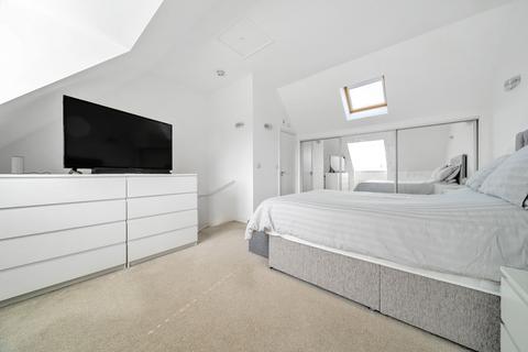 3 Blaker Close, Folkestone, CT20 3FL