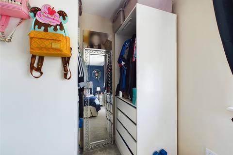 53 Fauld Drive Kingsway, Quedgeley, Gloucester, GL2 2HZ