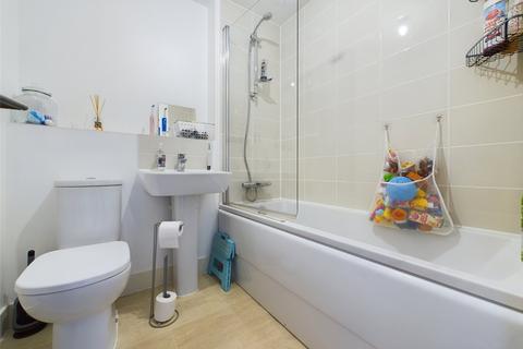 53 Fauld Drive Kingsway, Quedgeley, Gloucester, GL2 2HZ