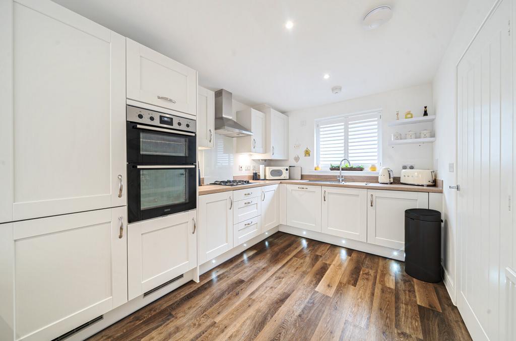 Worcester Park KT4 3 bed house for sale £650,000