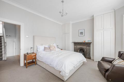 31 Aliwal Road, London, SW11 1RB