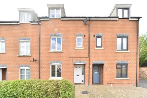 4 bedroom terraced house to rent, Kingfisher Way, Mildenhall, Bury St. Edmunds, Suffolk, IP28