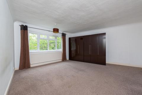 2 bedroom apartment to rent, Lambourne Way, Tongham, GU10