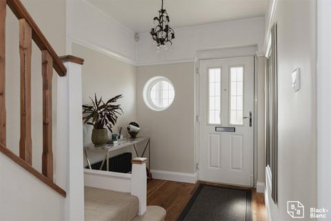 19 Wickham Chase, West Wickham, BR4 0BD