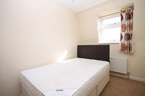 1 bedroom in a house share to rent, Aldis Street, London, SW17