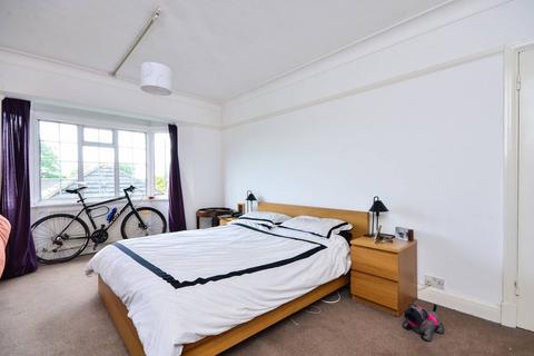 2 bedroom flat to rent, Babington Road, Streatham, London, SW16