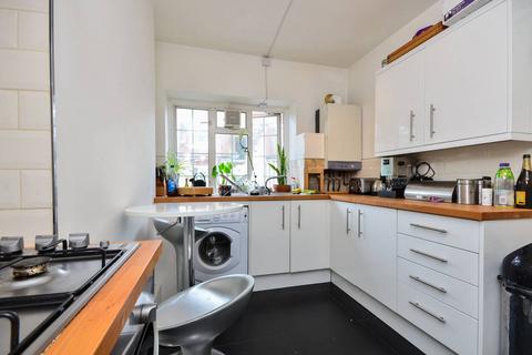 2 bedroom flat to rent, Babington Road, Streatham, London, SW16