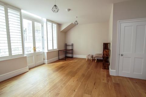 2 bedroom apartment to rent, French Yard, Bristol BS1