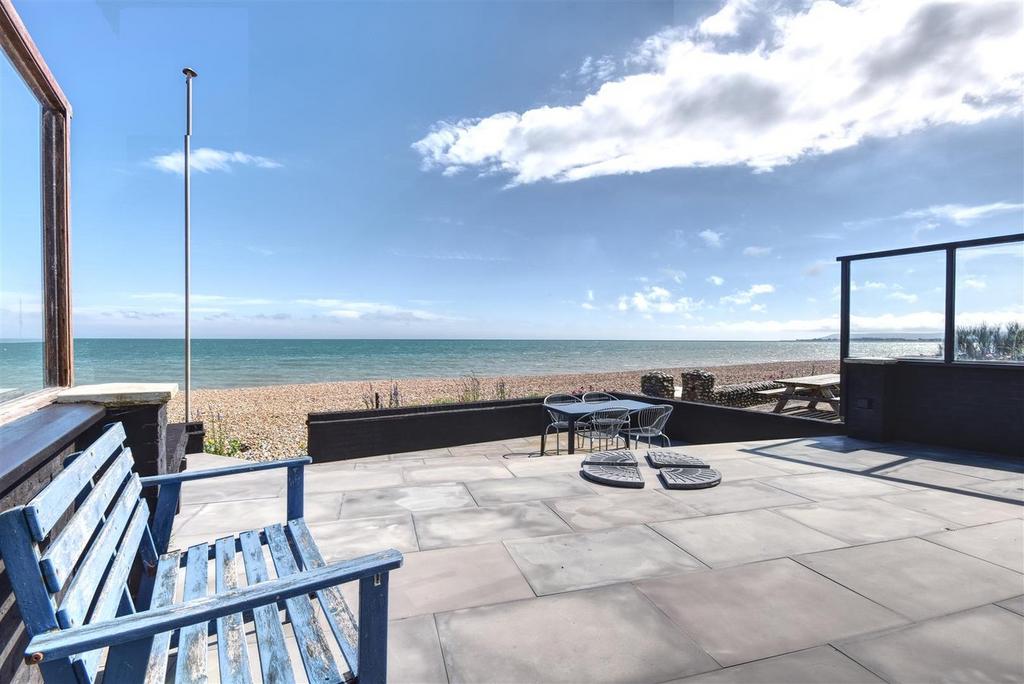 Coast Road, Pevensey Bay, Pevensey, BN24 4 bed detached house for sale