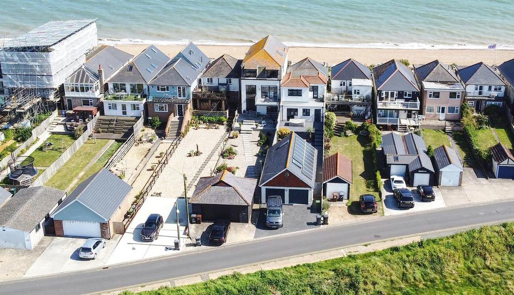 Coast Road, Pevensey Bay, Pevensey, BN24 4 bed detached house for sale