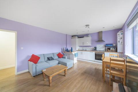 1 bedroom flat for sale, Feltham,  Greater London,  TW14