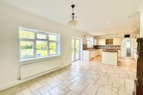 4 bedroom detached house for sale, Chestnut Avenue, Shavington, CW2