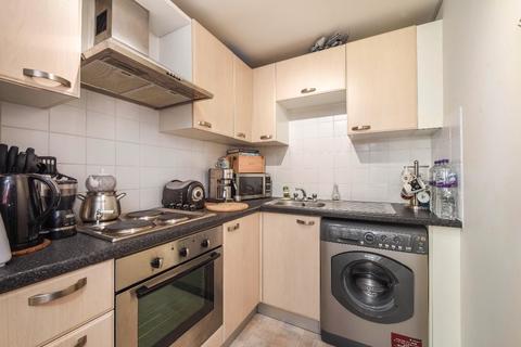 1 bedroom apartment to rent, Marina Place, Hampton Wick, Kingston upon Thames