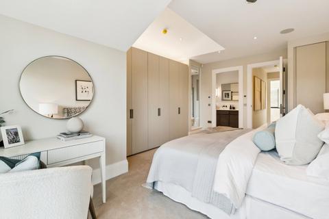 44 Alfriston Road, London, SW11 6NN