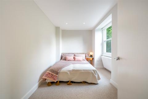 2a Randolph Crescent, London, W9 1DR