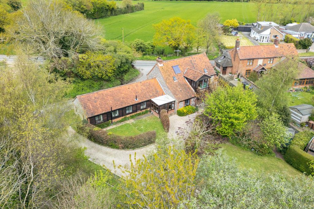 Trunch Road, Trunch 4 bed barn conversion for sale £700,000