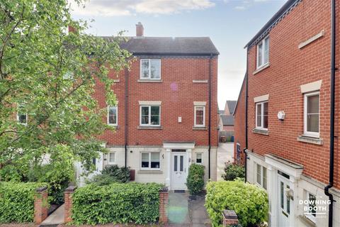 3 bedroom townhouse for sale, Agincourt Road, Lichfield WS14