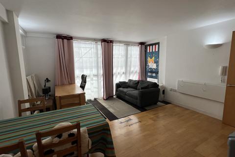 1 bedroom apartment to rent, City Road East, Manchester M15