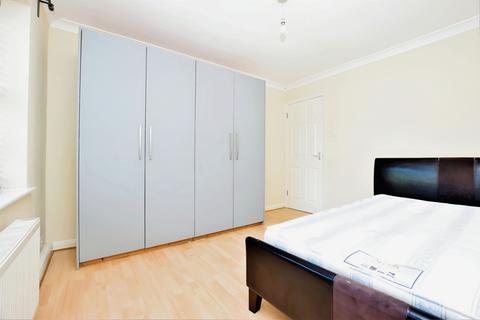 1 bedroom flat to rent, Inverton Road London SE15