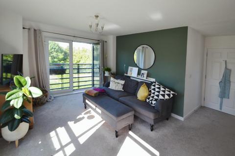 2 bedroom apartment to rent, Guillemot Road, Bristol BS20