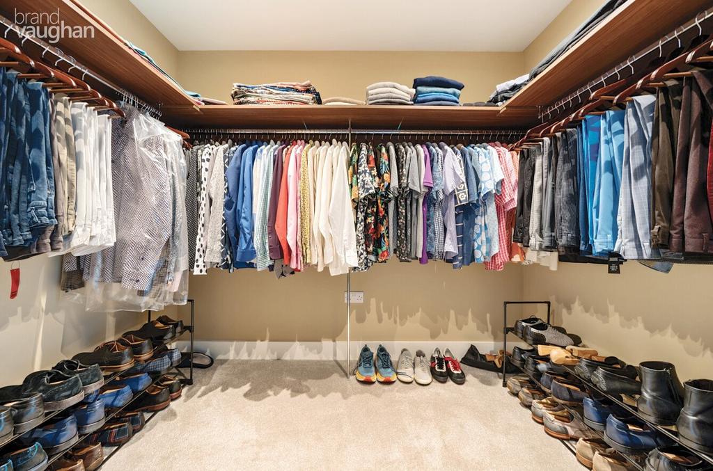 Walk-In Wardrobe