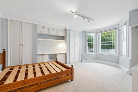 1 bedroom flat for sale, St Stephens Avenue, London W12