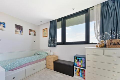 1 bedroom apartment for sale, John Busch House, London Road, Isleworth, Tw7