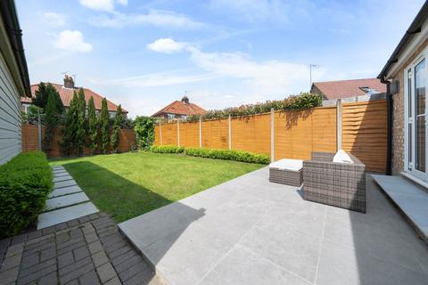 6 Grove Way, Uxbridge, UB8 1QP